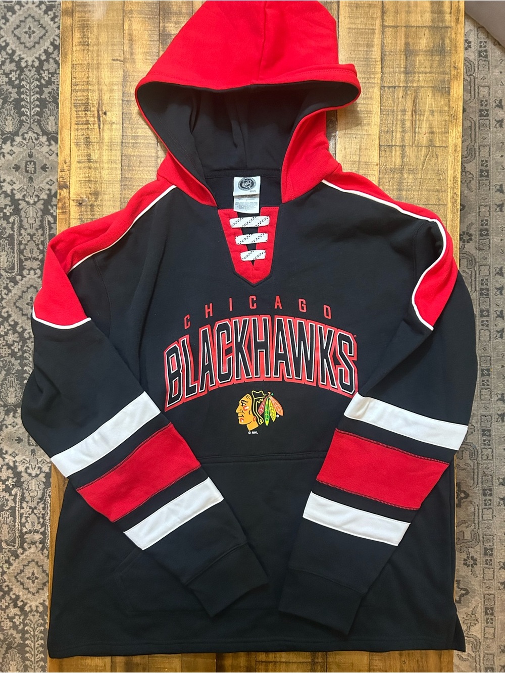 NHL Chicago Blackhawks Vintage Style Lace-up Hooded Sweatshirt